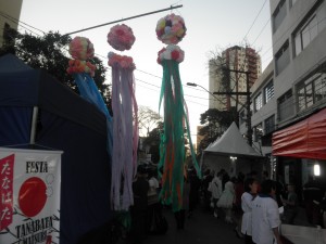 Festa do Tanabata cheio de visitantes...